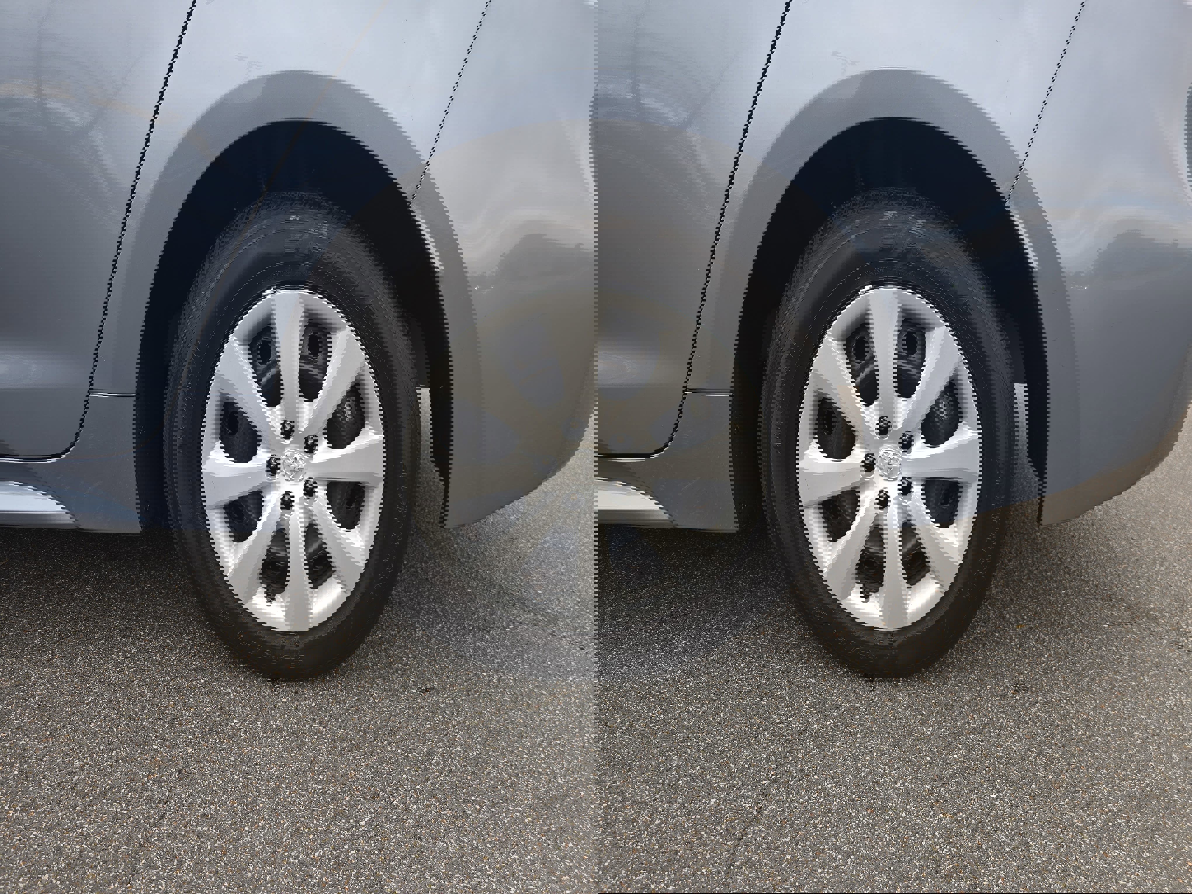 Used 2023 Toyota Corolla LE image 35