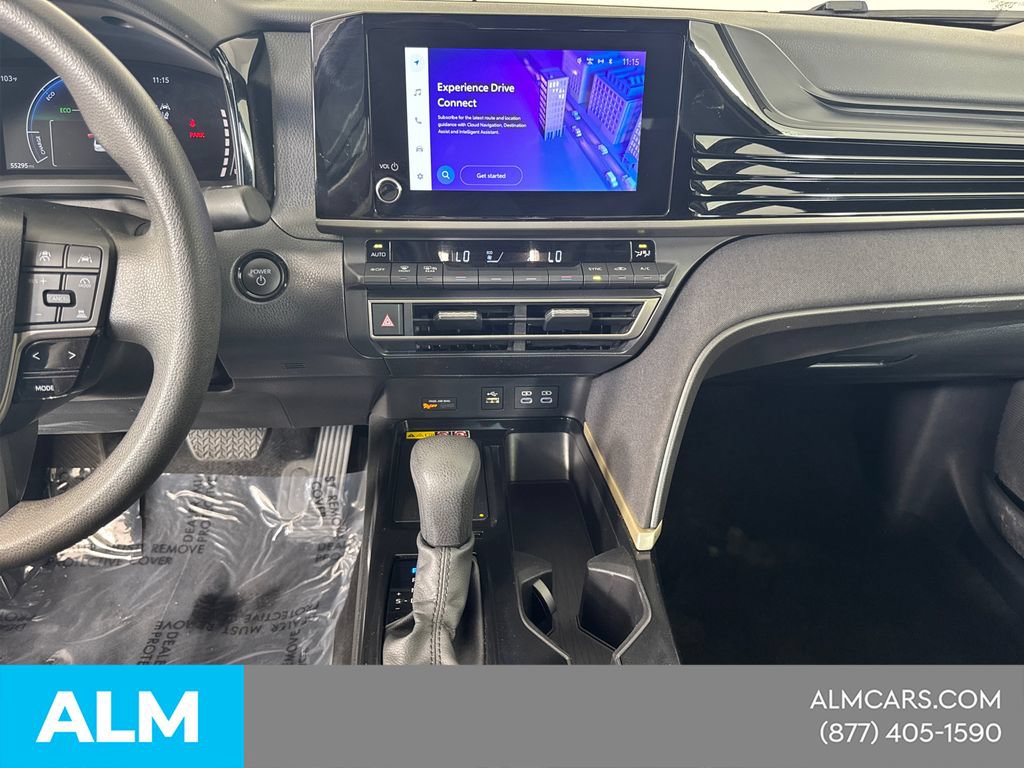 Used 2025 Toyota Camry LE FWD image 31