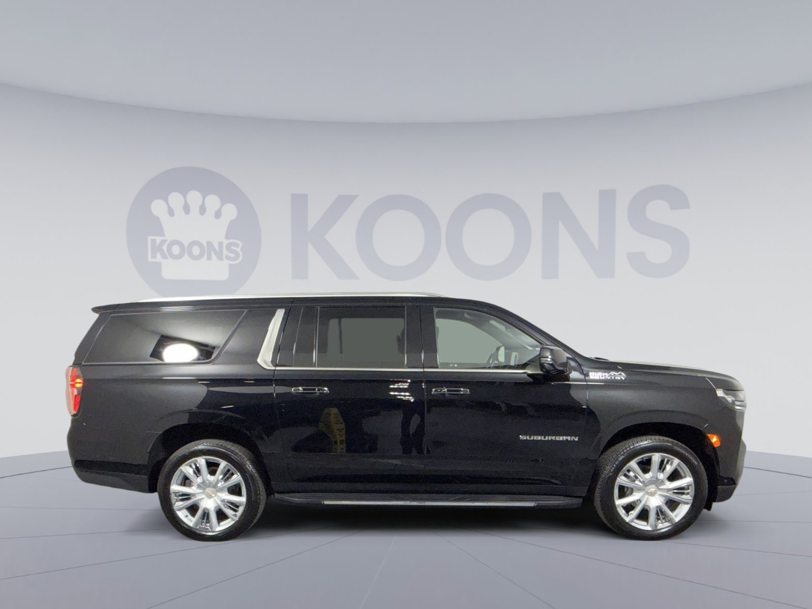 Used 2023 Chevrolet Suburban High Country w/ Advanced Technology Package image 8