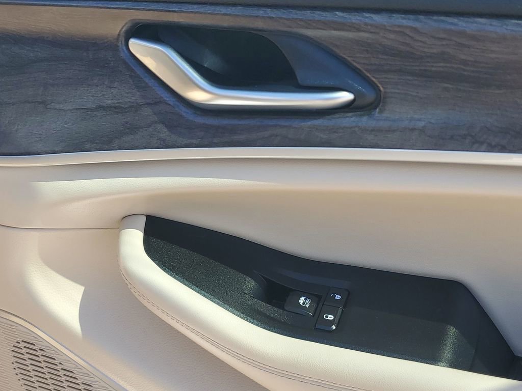 Used 2022 Jeep Grand Cherokee Limited w/ Luxury Tech Group II image 51