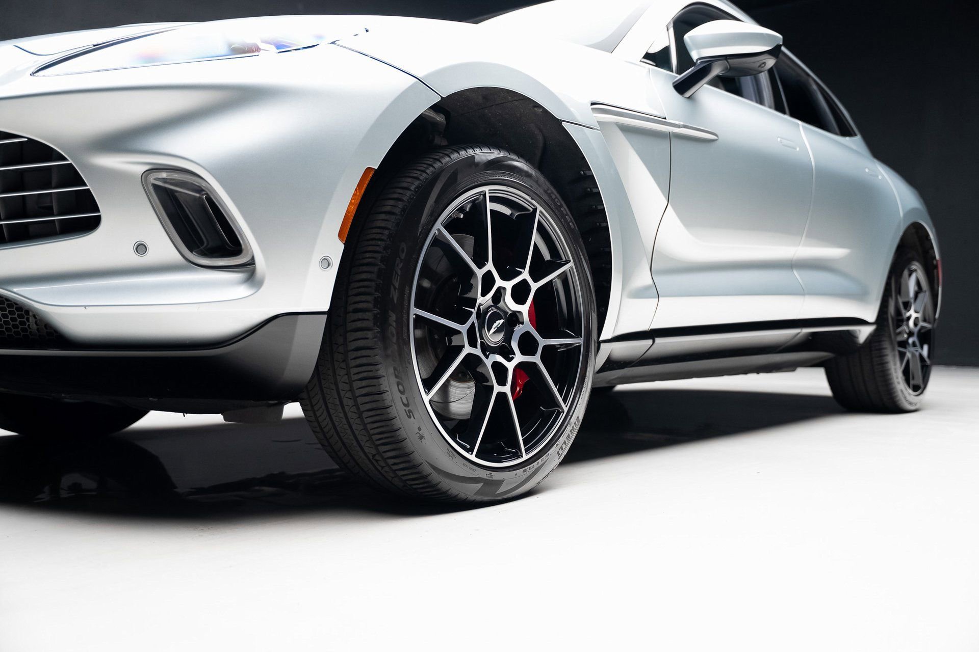 Used 2022 Aston Martin DBX image 78