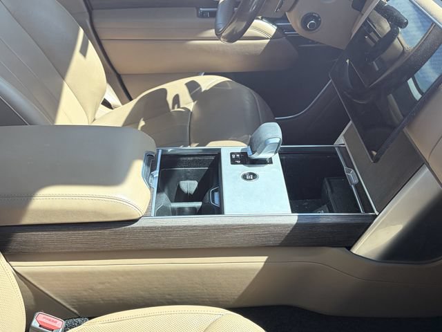 Used 2025 Land Rover Range Rover Long Wheelbase SE AWD/4WD image 6