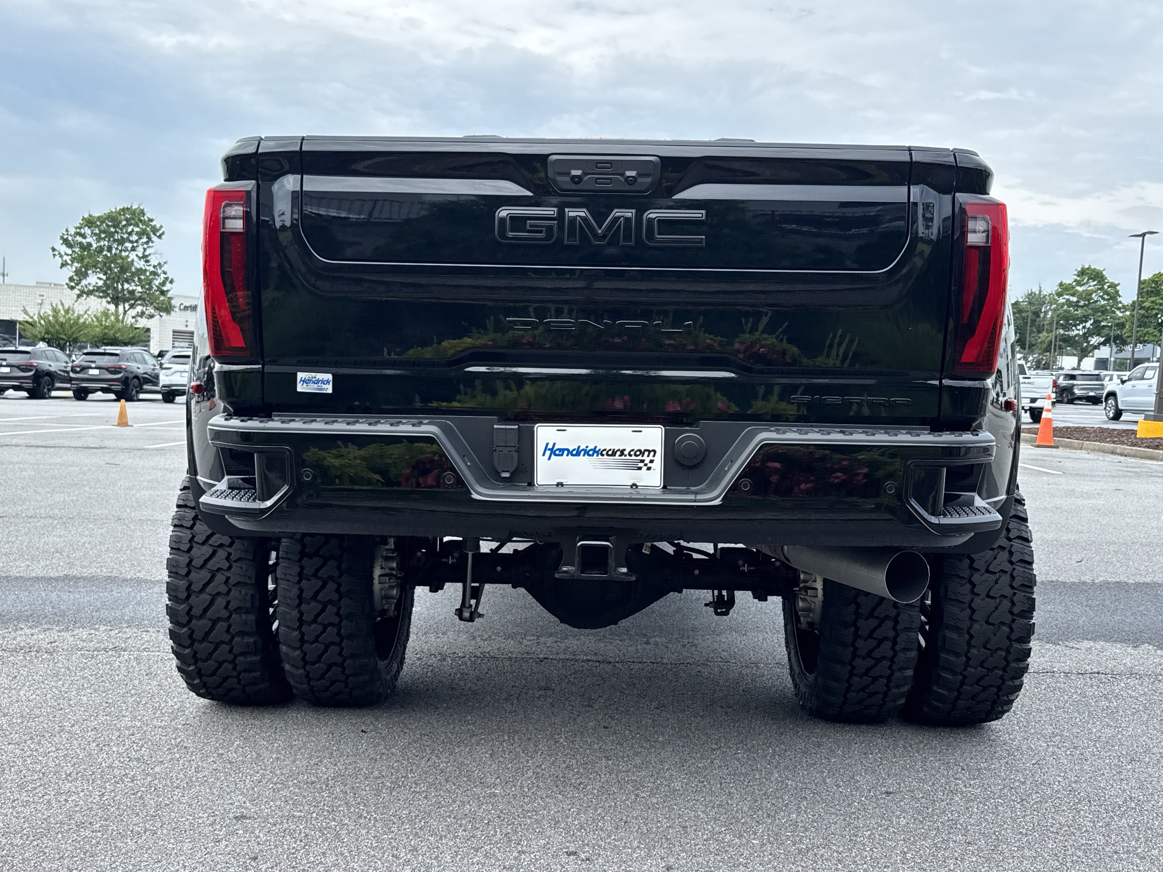 Used 2026 GMC Sierra 3500 Denali Ultimate AWD/4WD image 9