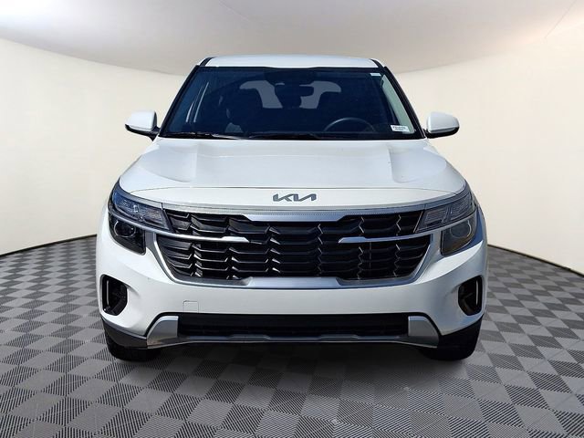 Certified 2025 Kia Seltos LX AWD/4WD image 2
