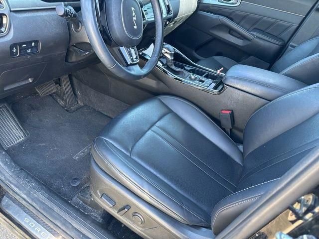 Used 2023 Kia Sorento SX image 18
