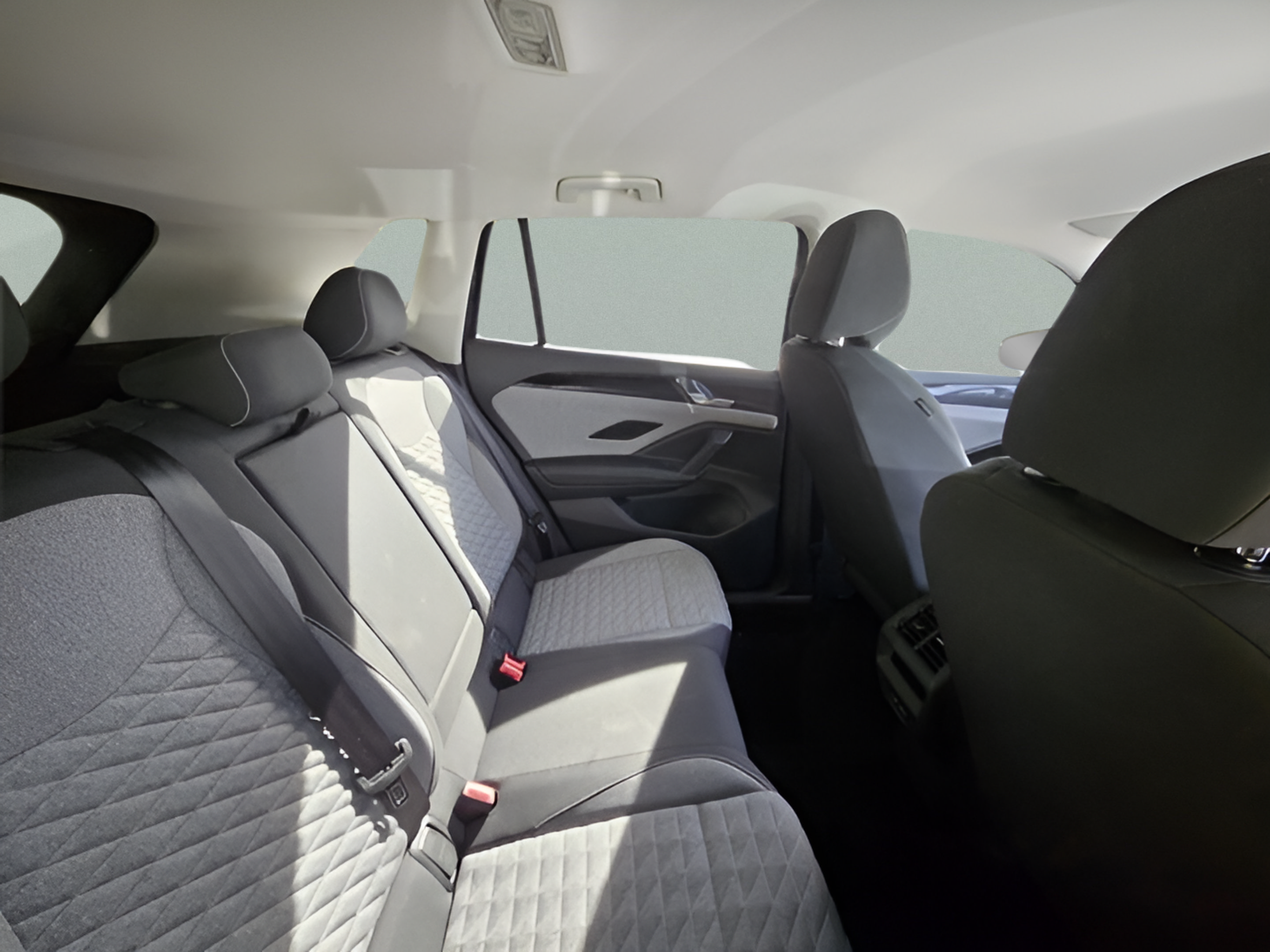 Used 2025 Volkswagen Tiguan S FWD image 5