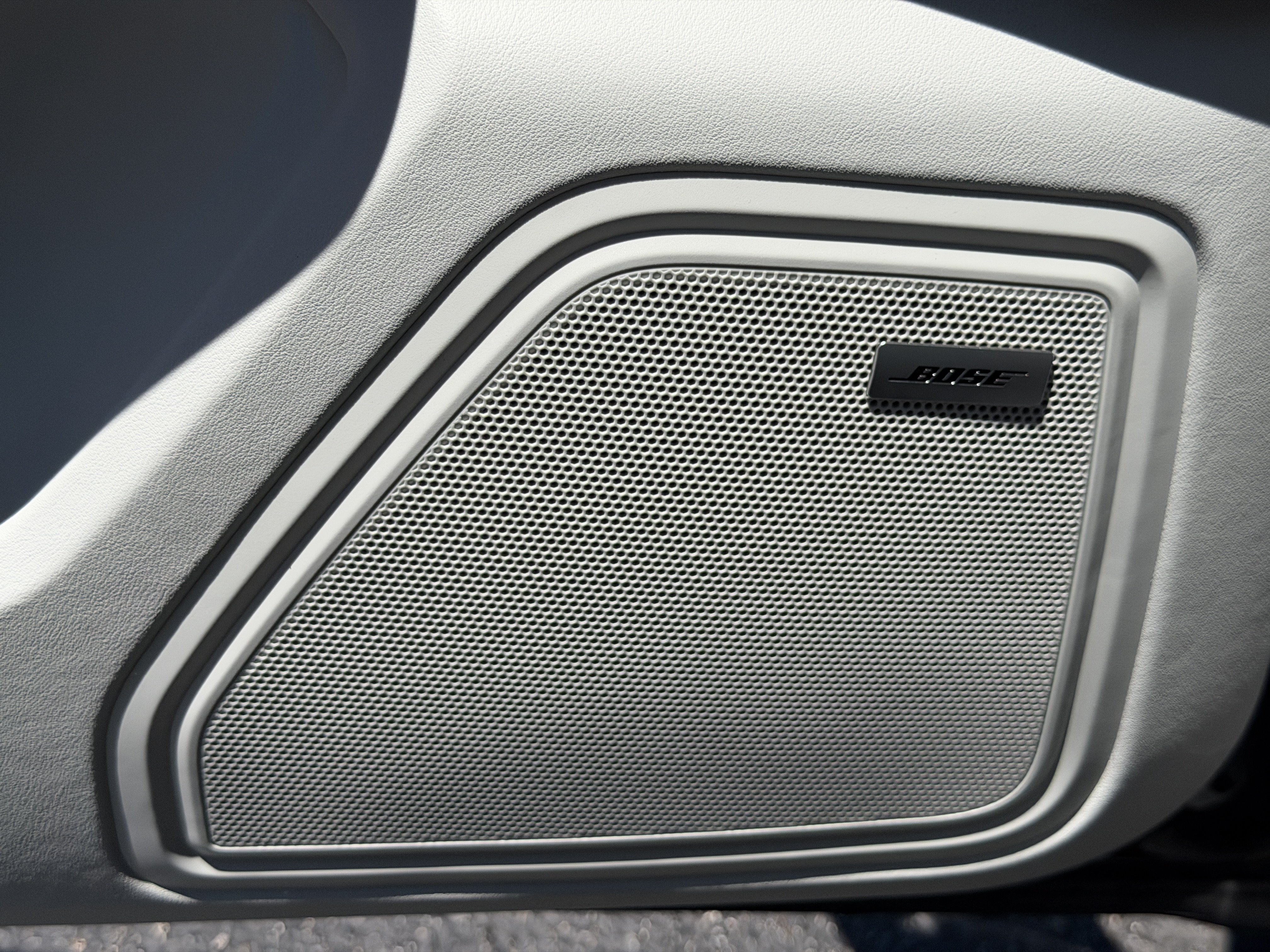 New 2026 Porsche Macan Turbo AWD/4WD image 19