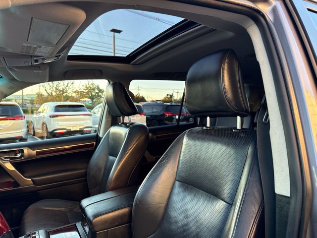 Used 2016 Lexus GX 460 Luxury AWD/4WD image 3