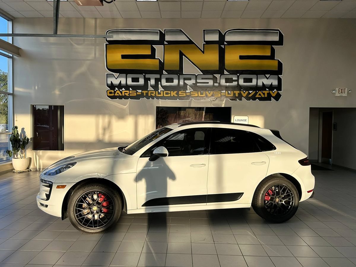Used 2017 Porsche Macan GTS AWD/4WD image 4
