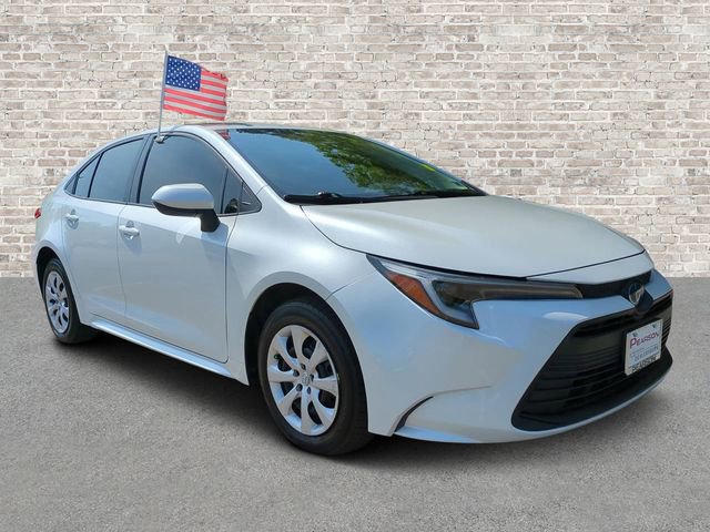 Used 2024 Toyota Corolla LE image 1