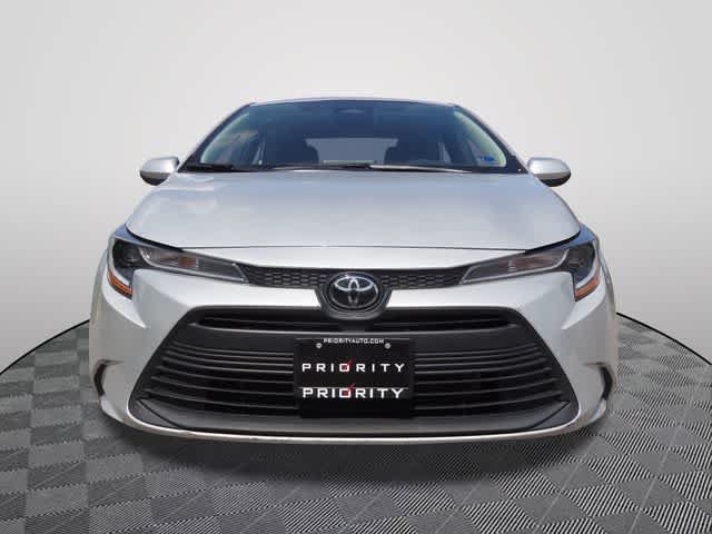 Used 2023 Toyota Corolla LE FWD image 5