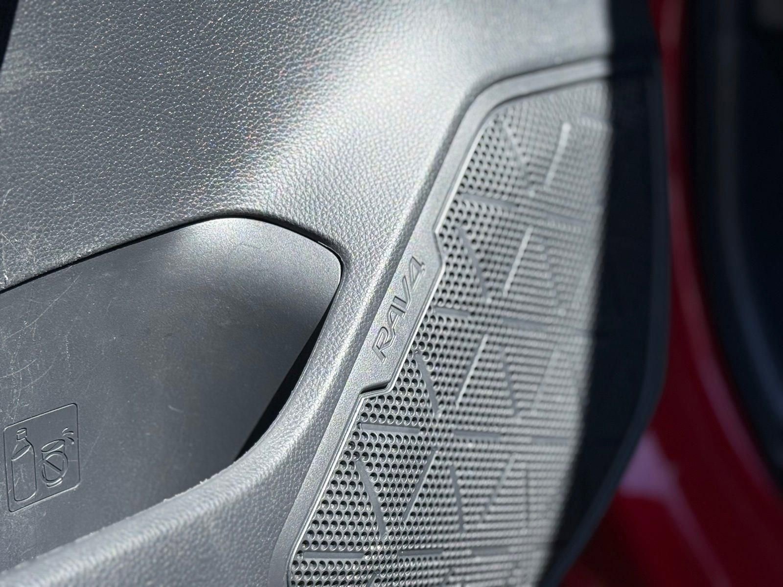 Used 2023 Toyota RAV4 SE w/ Weather & Moonroof Package image 28