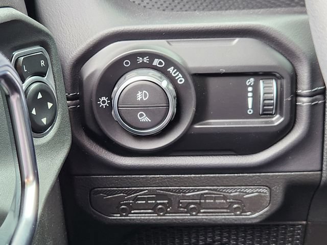 Certified 2025 Jeep Gladiator Mojave w/ Convenience Group AWD/4WD image 21