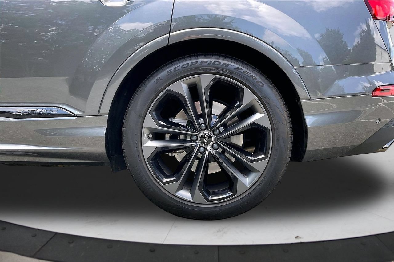 Used 2025 Audi Q7 3.0T Premium Plus AWD/4WD image 38