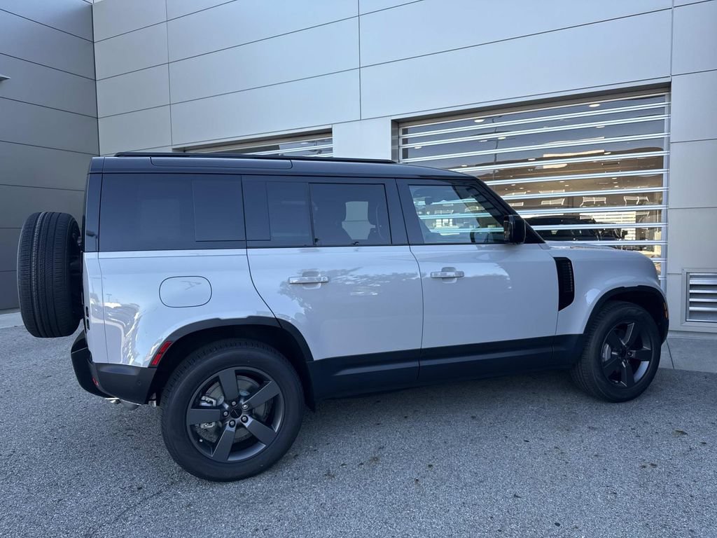 New 2026 Land Rover Defender 110 S AWD/4WD image 7