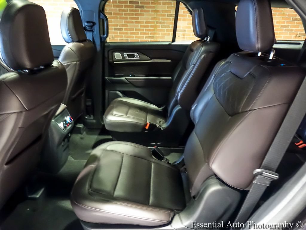 Used 2025 Ford Explorer Platinum w/ LUX Leather Package AWD/4WD image 16