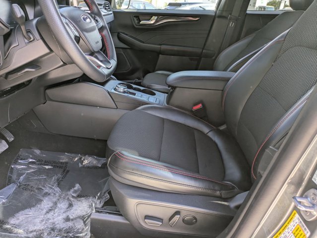 Used 2025 Ford Escape ST-Line image 17