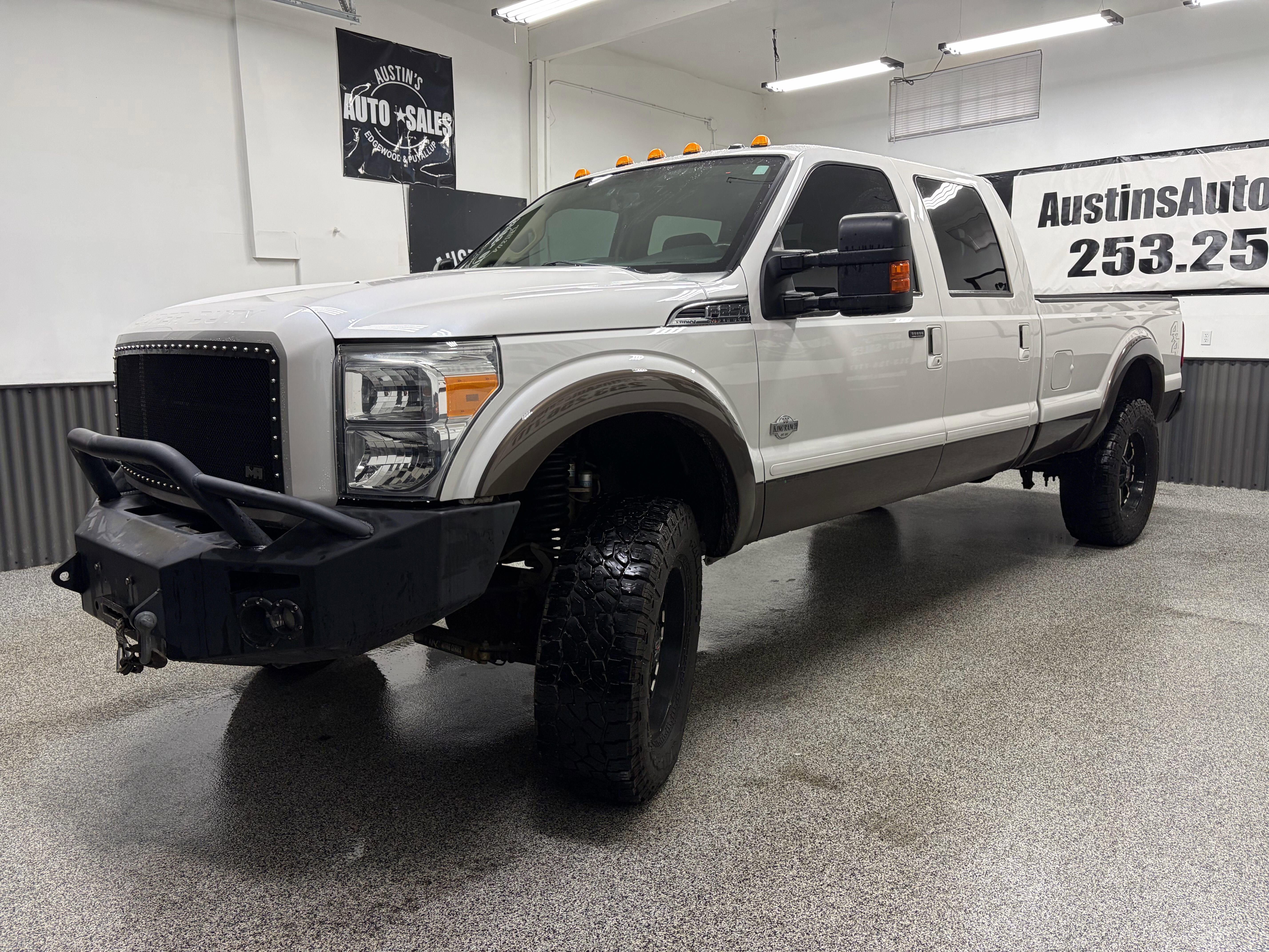 Used 2016 Ford F250 King Ranch w/ King Ranch w/Chrome Package AWD/4WD image 6