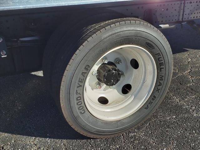 New 2025 Chevrolet Low Cab Forward image 9