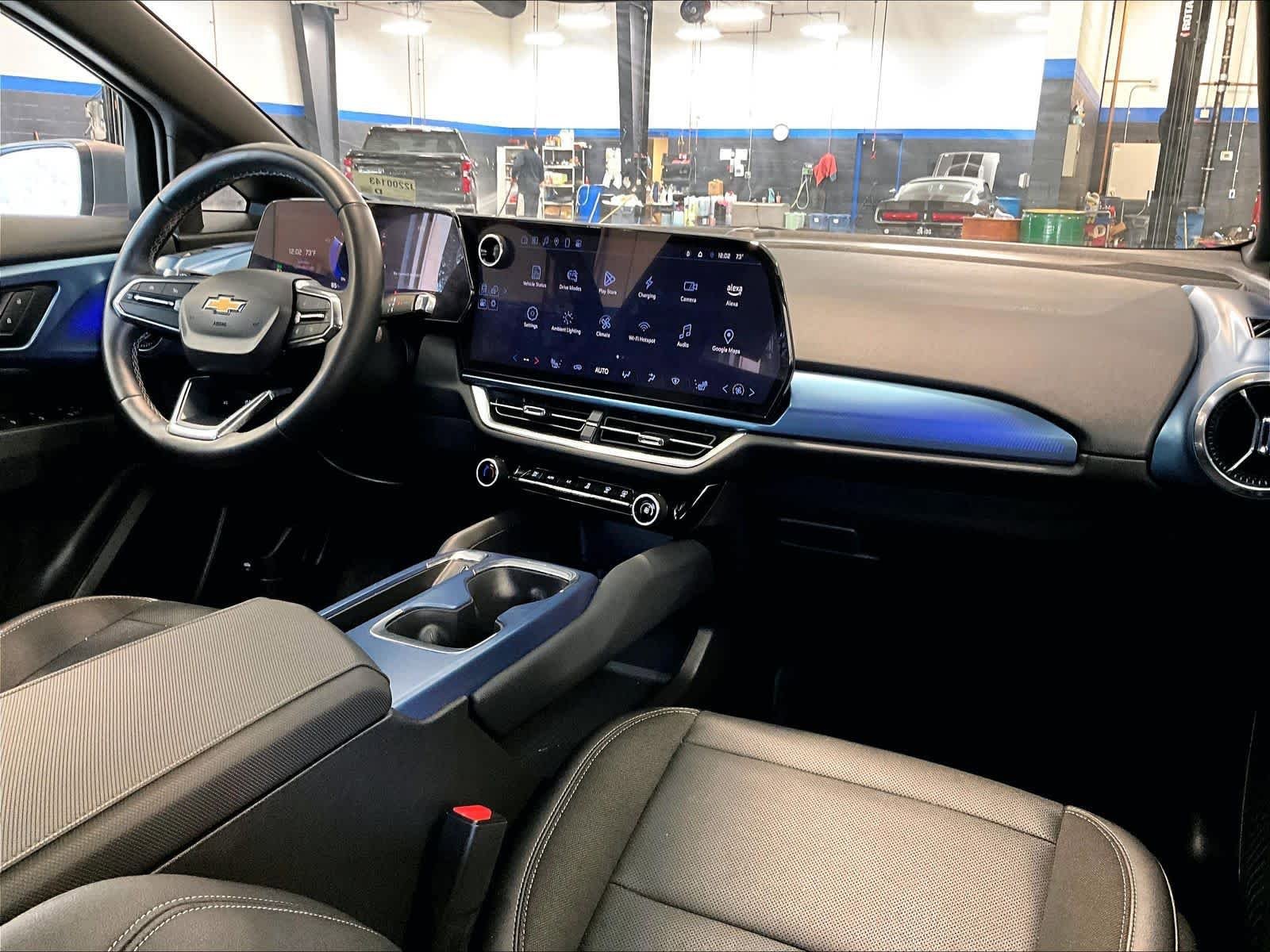 Used 2025 Chevrolet Equinox EV LT w/ Convenience Package FWD image 28
