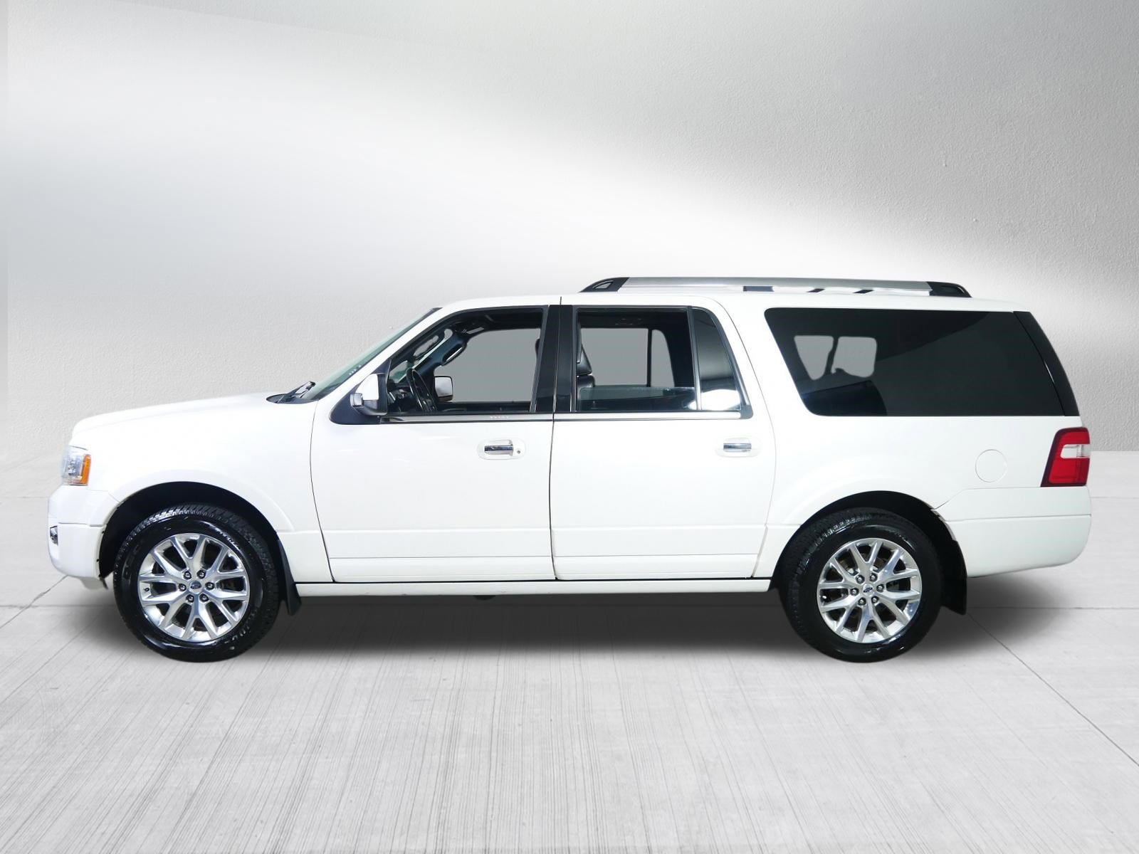 Used 2017 Ford Expedition EL Limited w/ Equipment Group 301A AWD/4WD image 4