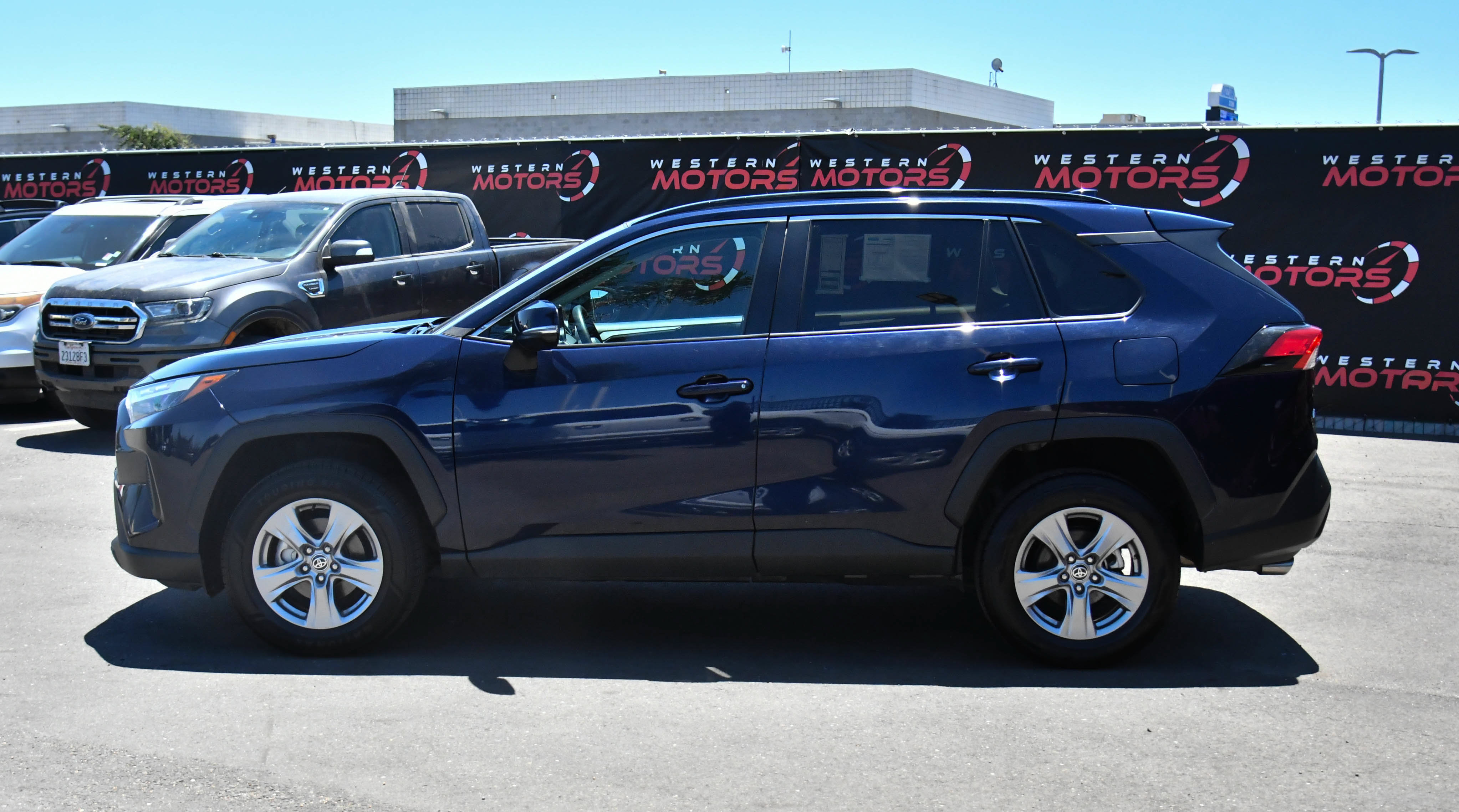 Used 2024 Toyota RAV4 XLE FWD image 4