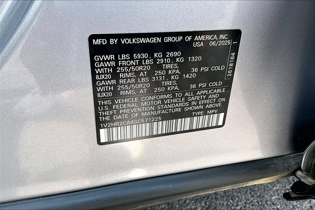 Used 2025 Volkswagen Atlas SE AWD/4WD image 36