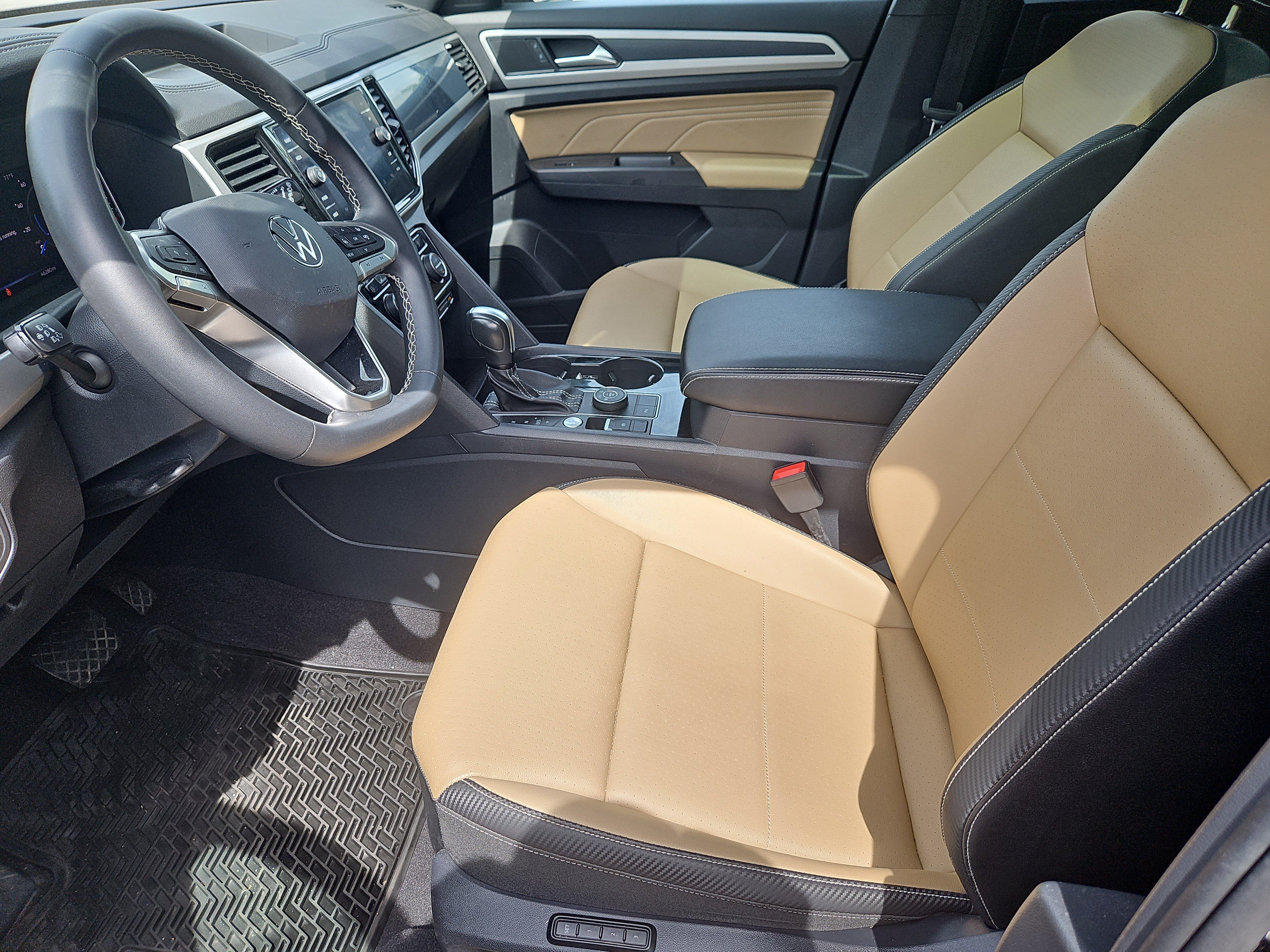 Certified 2023 Volkswagen Atlas Cross Sport SEL AWD/4WD image 35
