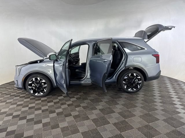 Certified 2025 Kia Sorento SX FWD image 11