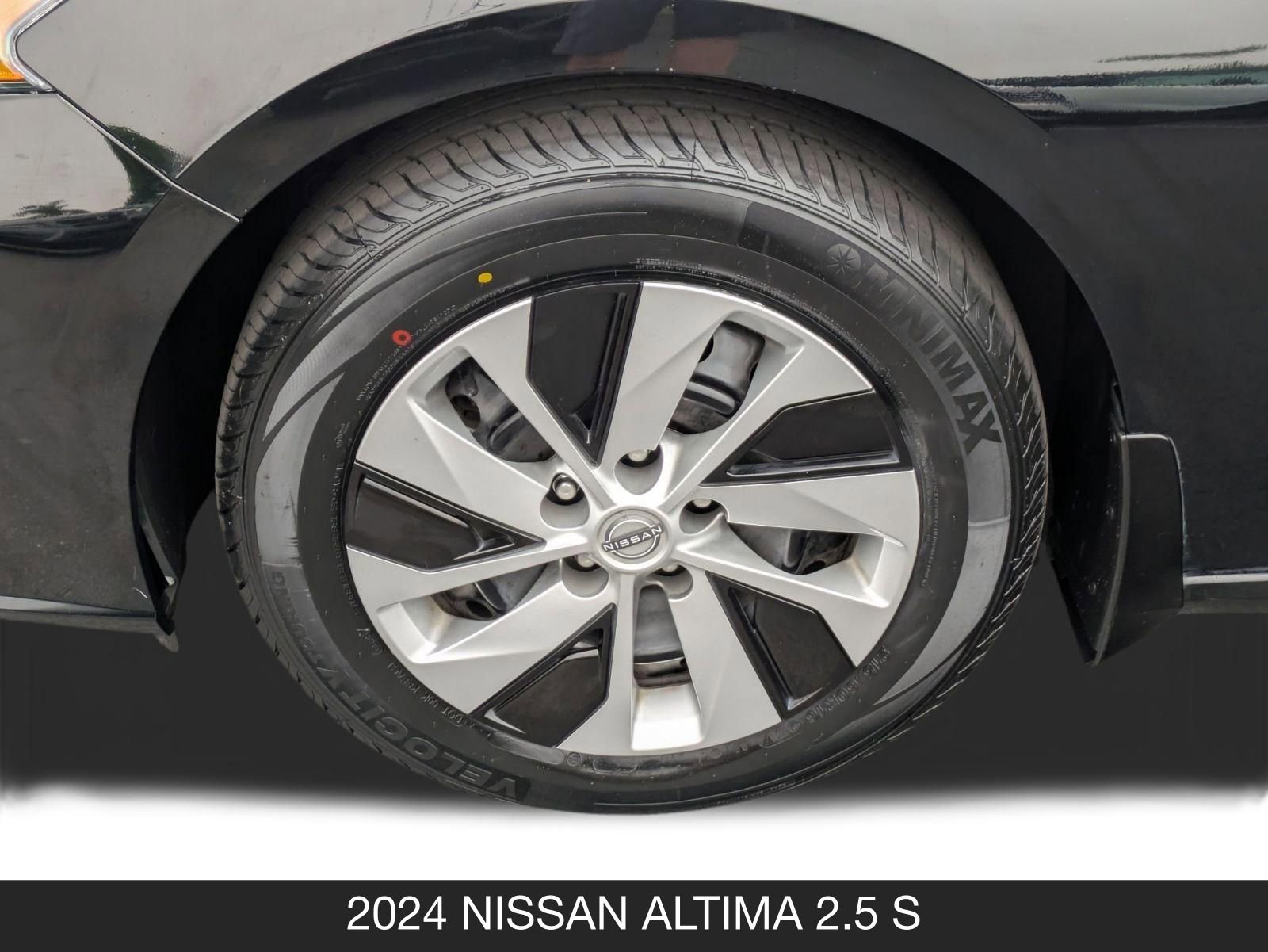Used 2024 Nissan Altima 2.5 S image 11