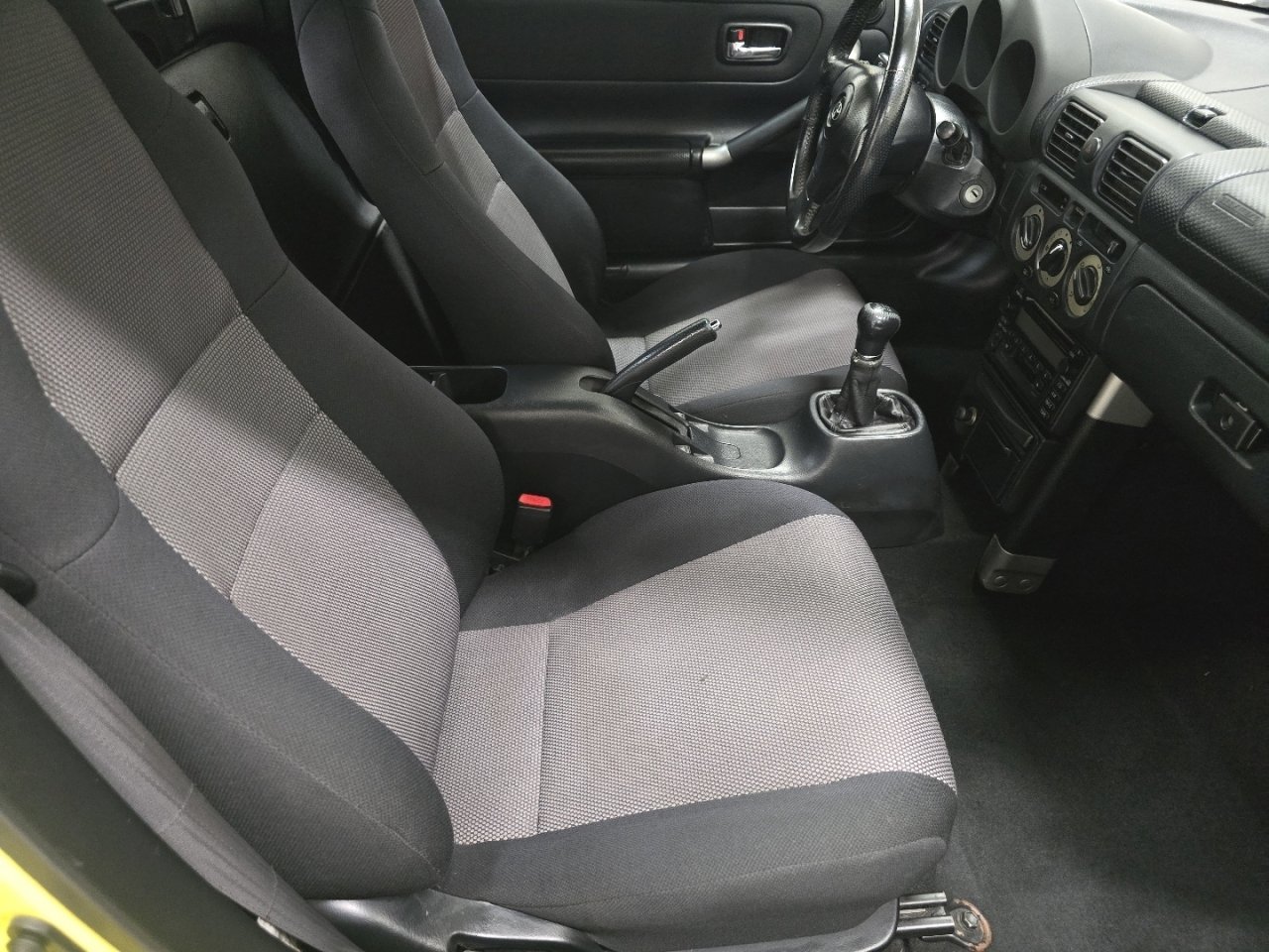 Used 2000 Toyota MR2 Base image 14