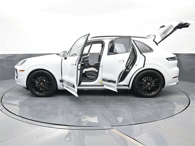 New 2026 Porsche Cayenne GTS image 30