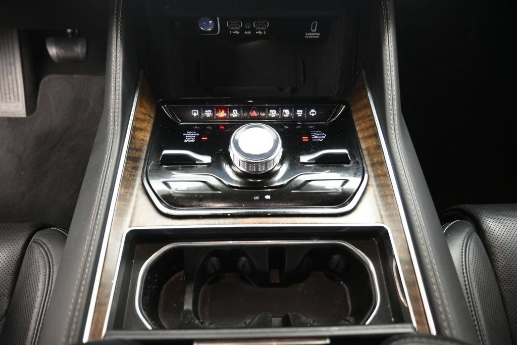 Used 2022 Jeep Grand Wagoneer Series I AWD/4WD image 9