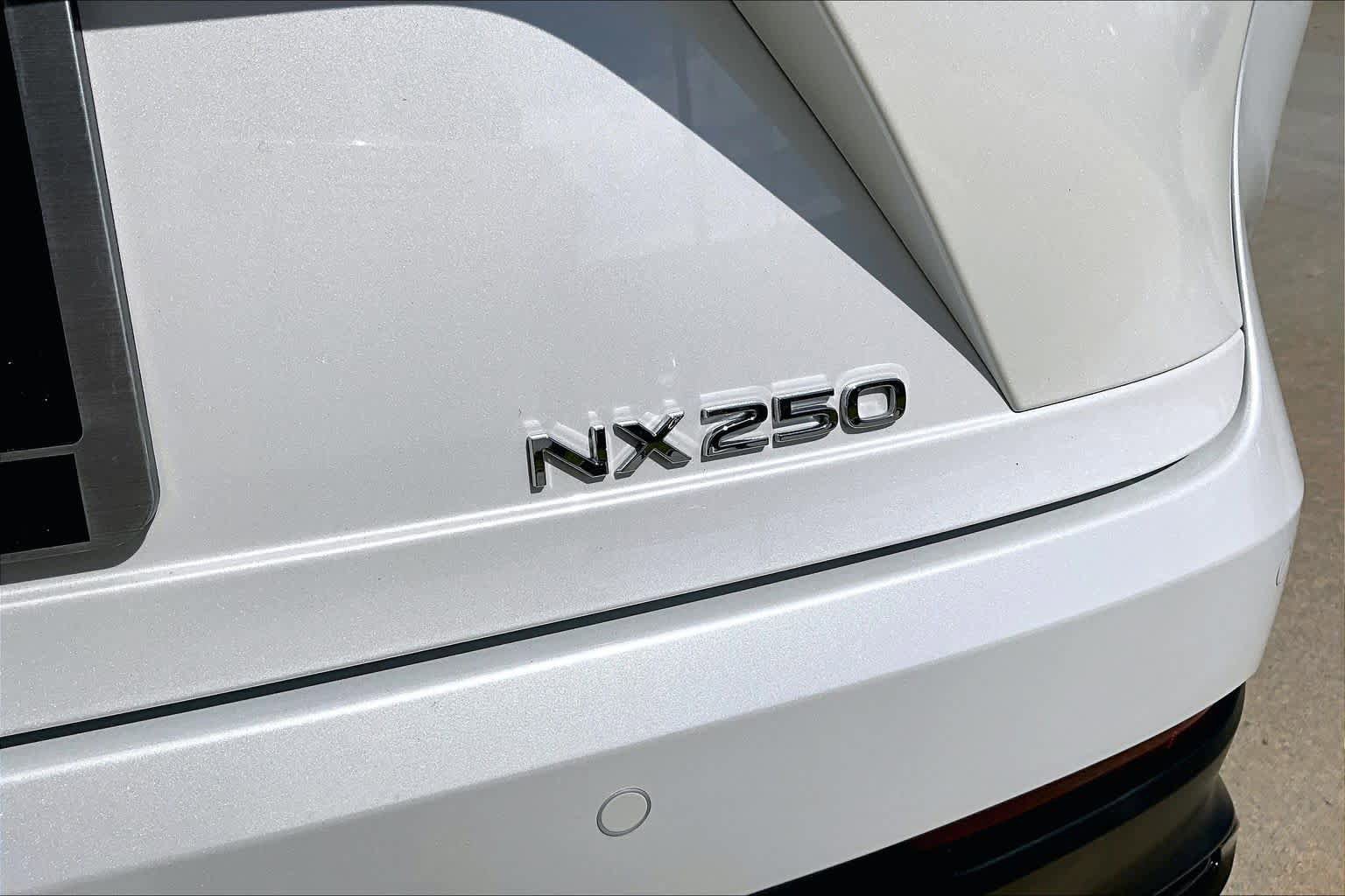 Used 2025 Lexus NX 250 FWD w/ Accessory Package (Z1) image 10