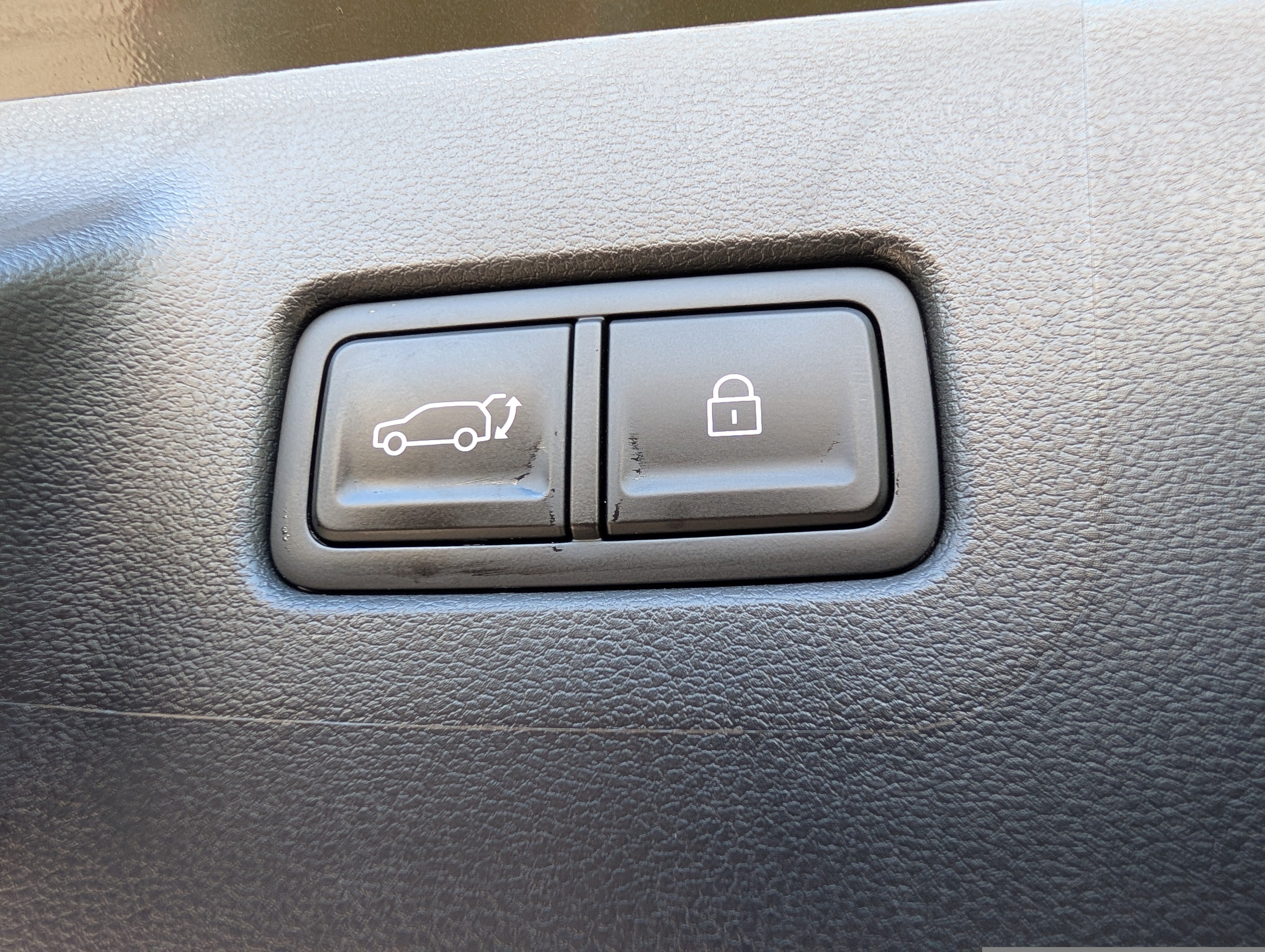 Used 2025 Hyundai Santa Fe SEL FWD image 14