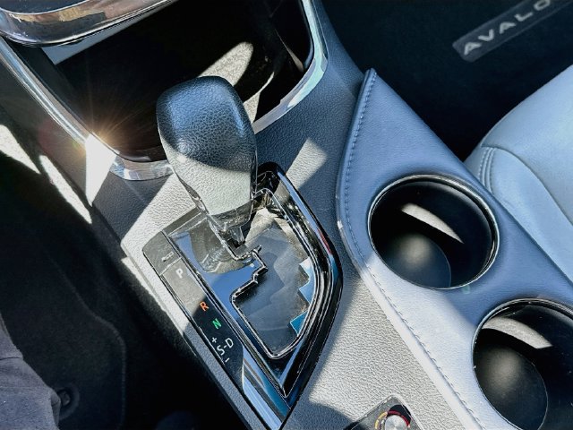 Used 2015 Toyota Avalon XLE FWD image 18