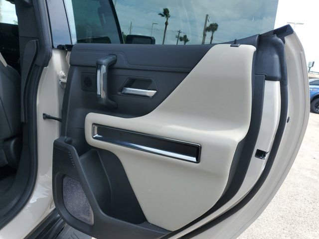 New 2026 GMC Hummer EV SUV w/ LPO, Roof Cross Rail Package AWD/4WD image 12