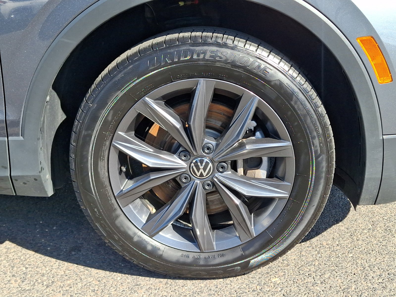 Certified 2024 Volkswagen Tiguan SE image 8