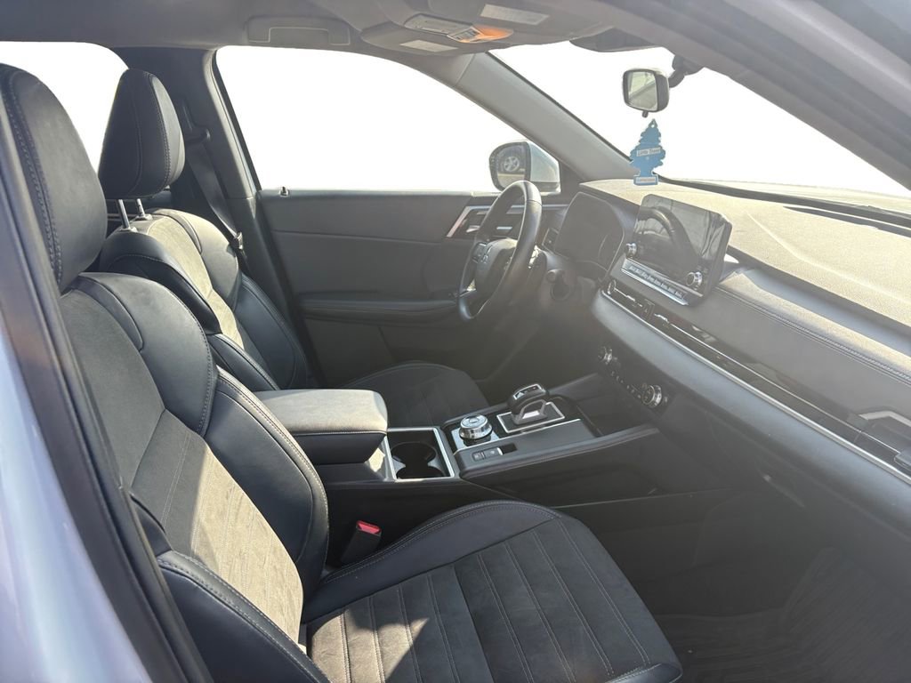 Used 2024 Mitsubishi Outlander SE image 15