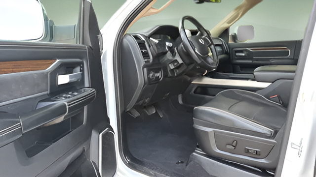 Used 2022 RAM 2500 Laramie AWD/4WD image 11