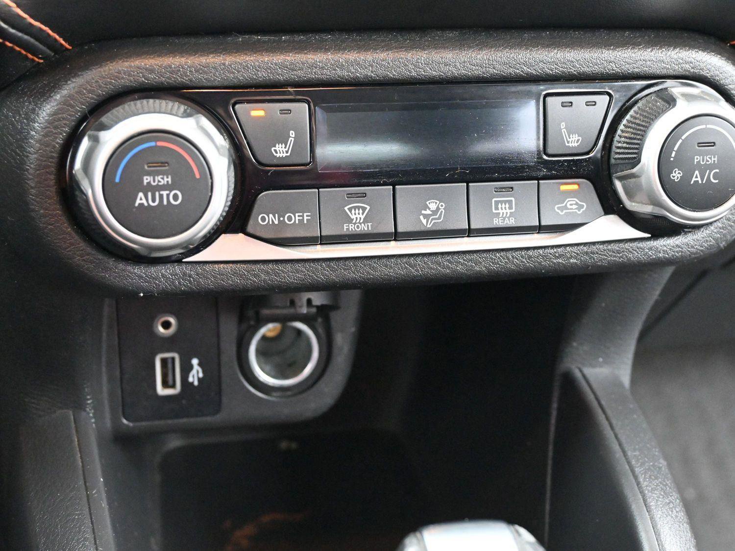 Used 2021 Nissan Versa SR w/ Convenience Package image 20