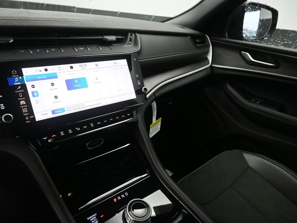 New 2026 Jeep Grand Cherokee Laredo image 16