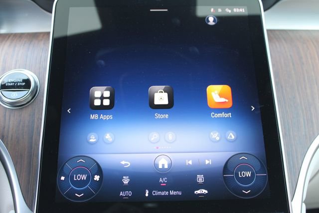 Used 2025 Mercedes-Benz GLC 300 image 23
