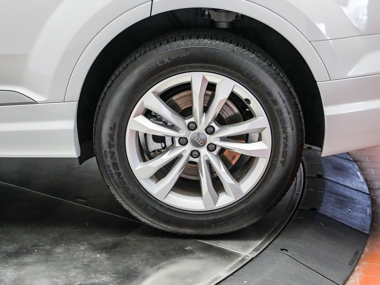 Used 2019 Audi Q7 3.0T Premium image 11