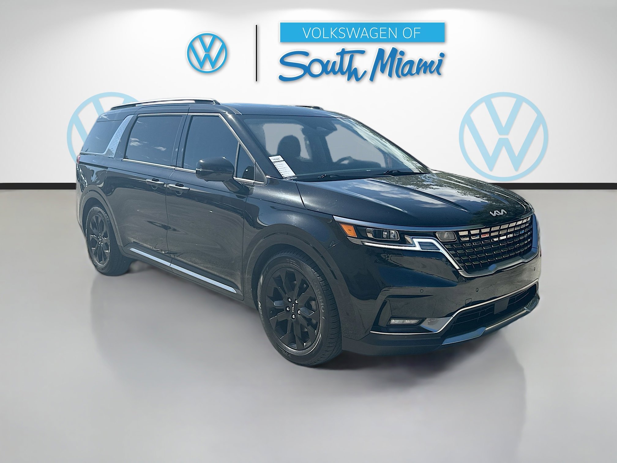 Used 2024 Kia Carnival SX Prestige image 1