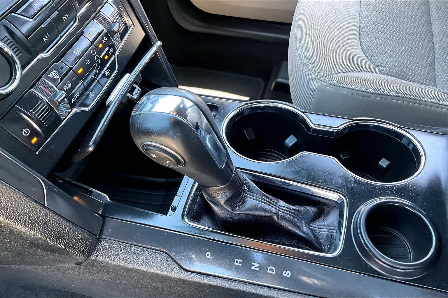 Used 2019 Ford Explorer XLT w/ Equipment Group 201A FWD image 15