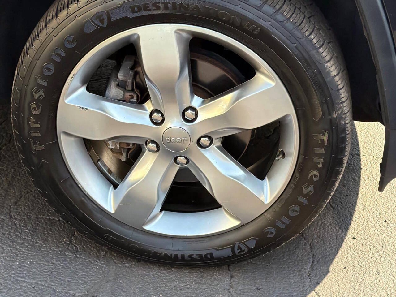 Used 2012 Jeep Grand Cherokee Overland AWD/4WD image 7