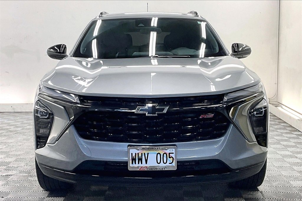 Used 2024 Chevrolet Trax RS image 2