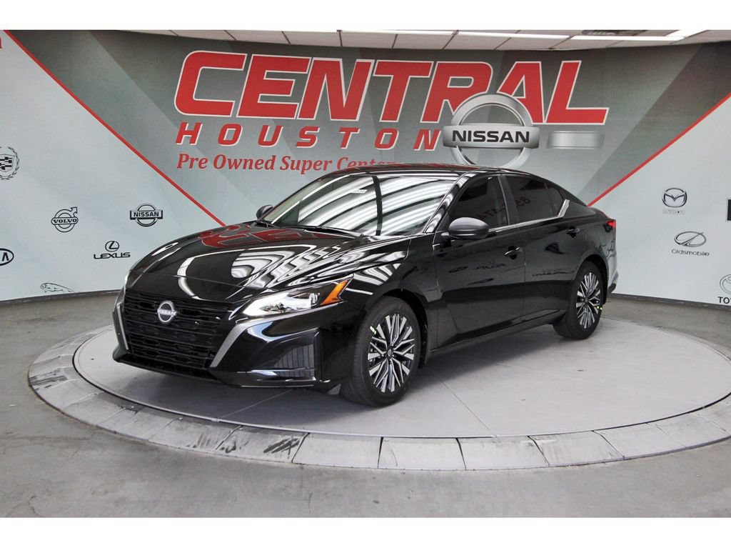 New 2026 Nissan Altima 2.5 SV FWD image 2