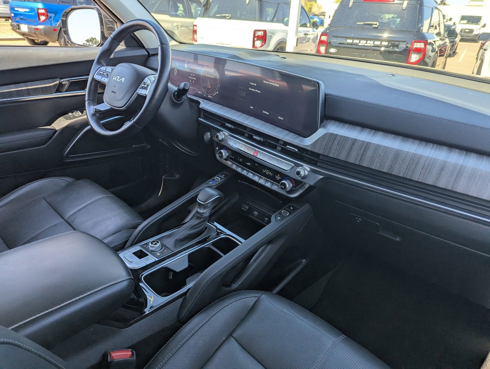 Used 2024 Kia Telluride SX w/ Towing Package image 12